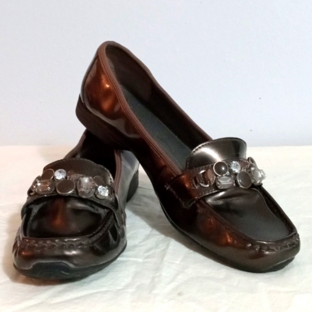 Tahari Olive Green/Bronze Patent Leather Loafers Emilia Rhinestone Jewels sz 10